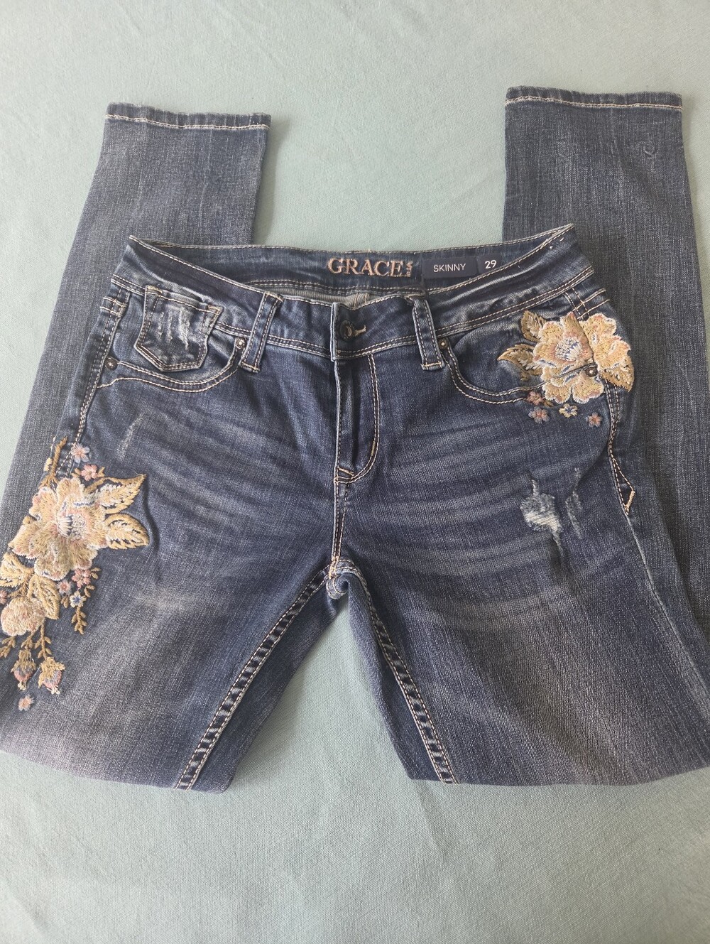 Grace in LA Dark Blue Skinny Jeans with Peach Floral Embroidery. Sz 29 NWT